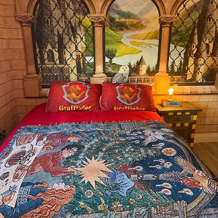 Potters Hideout- 2 Bedroom 2 Bathroom Apartment Watford  Ngoại thất bức ảnh