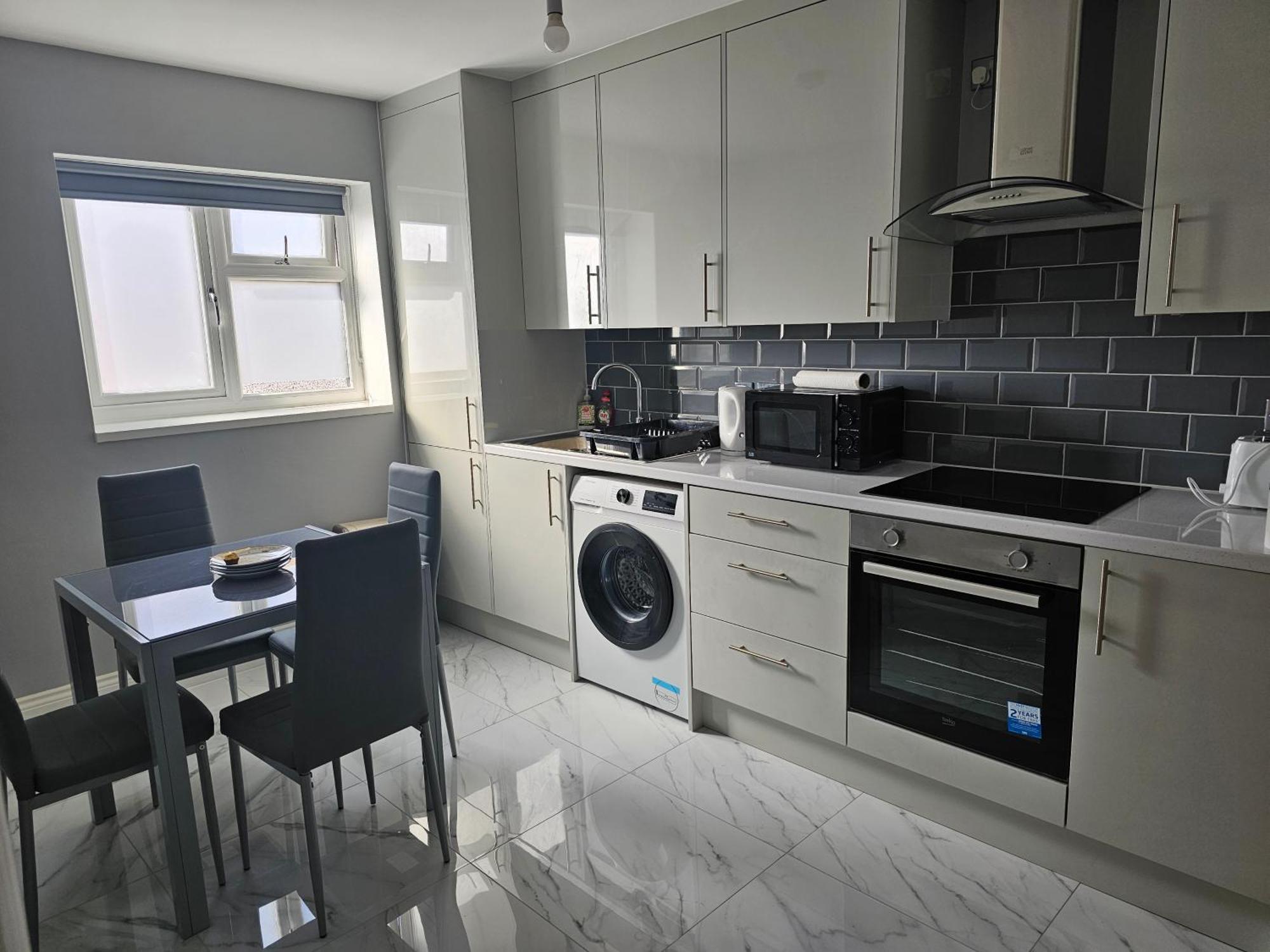 Potters Hideout- 2 Bedroom 2 Bathroom Apartment Watford  Ngoại thất bức ảnh